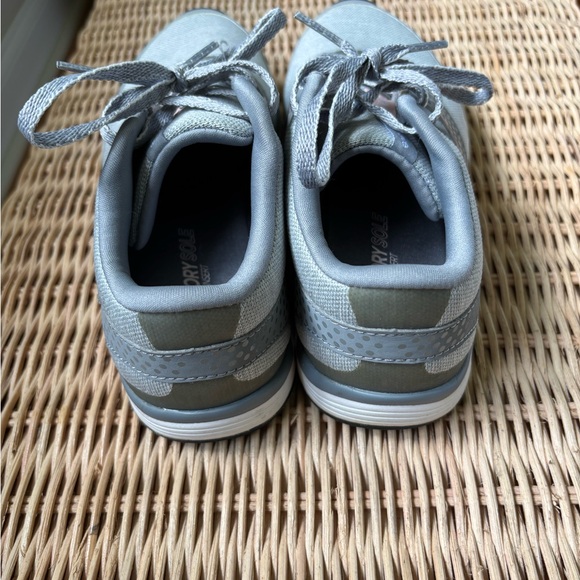 New Balance Gray and Pink Athletic Shoes - Picture 5 of 9